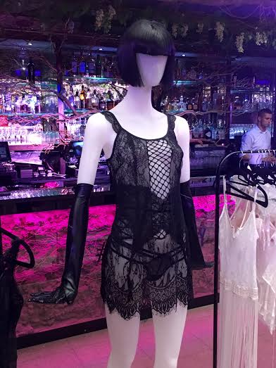 black-annsummers-simplyoloni